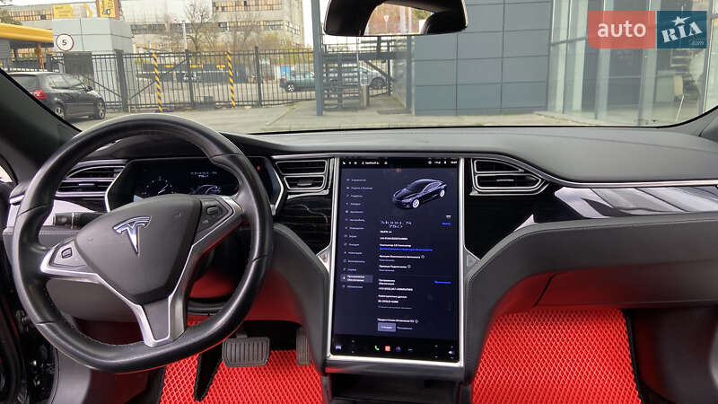 Ліфтбек Tesla Model S 2018 в Харкові