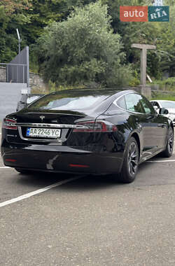 Лифтбек Tesla Model S 2020 в 
