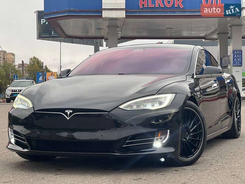 Tesla Model S 2019