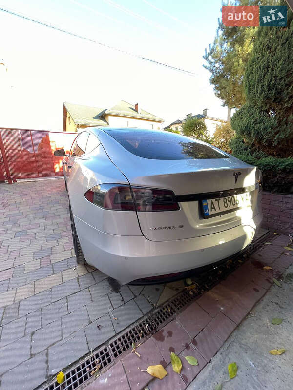 Лифтбек Tesla Model S 2018 в Ивано-Франковске