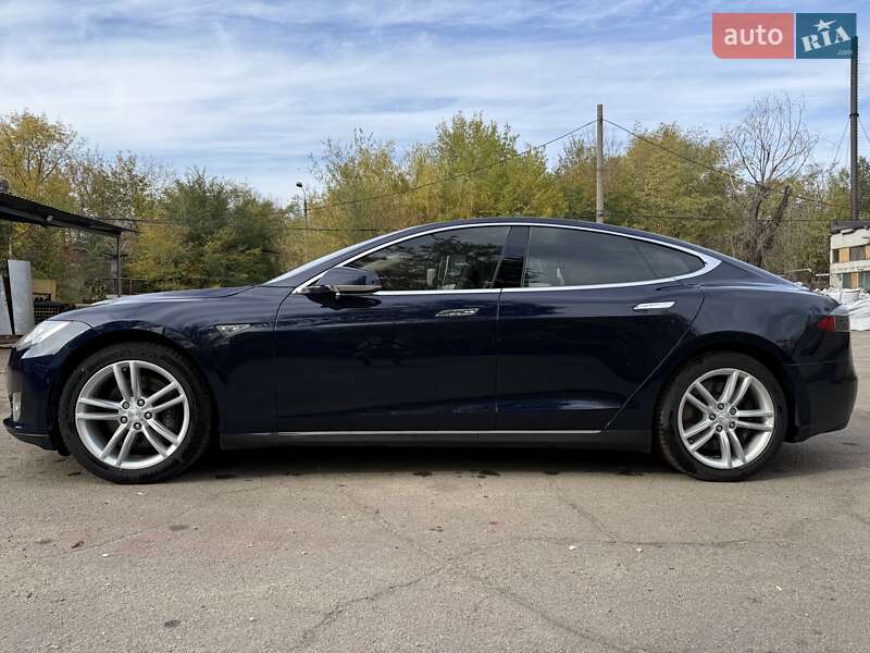 Лифтбек Tesla Model S 2015 в Запорожье фото 2 Лифтбек Tesla Model S 2015 в Запорожье