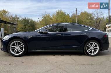 Лифтбек Tesla Model S 2015 в  фото 2 Лифтбек Tesla Model S 2015 в