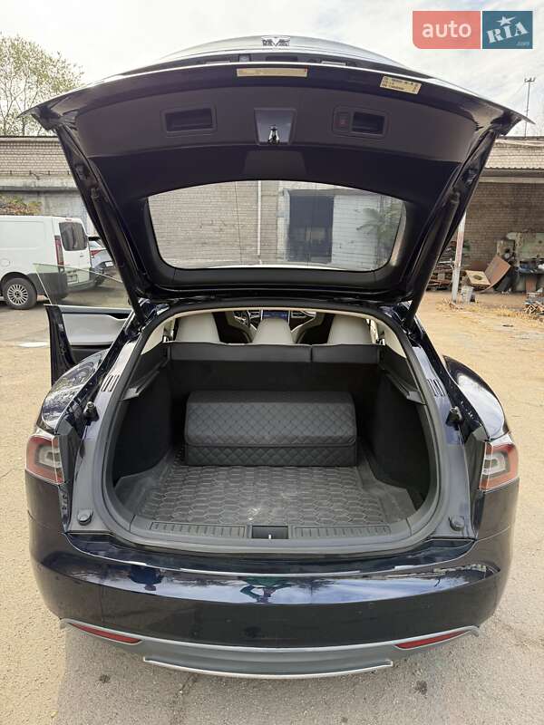 Лифтбек Tesla Model S 2015 в Запорожье фото 9 Лифтбек Tesla Model S 2015 в Запорожье