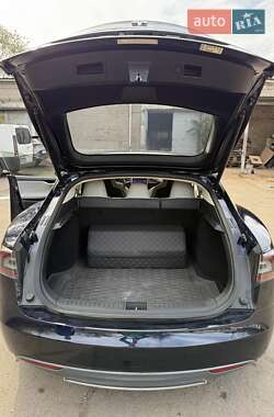 Лифтбек Tesla Model S 2015 в  фото 9 Лифтбек Tesla Model S 2015 в