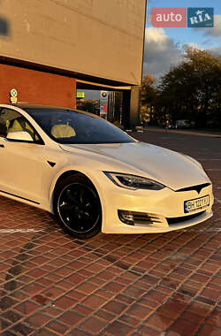 Лифтбек Tesla Model S 2020 в Одессе