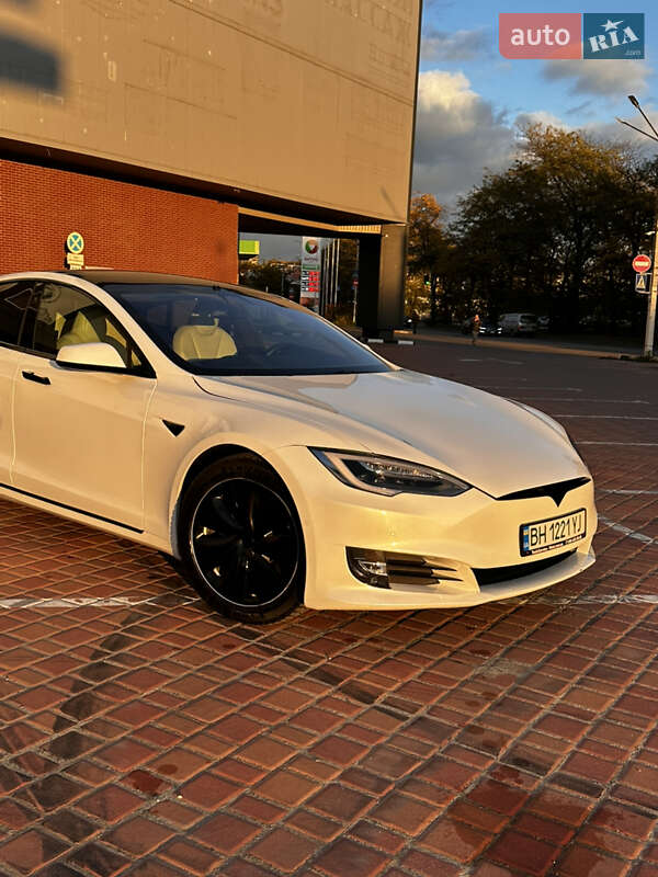 Ліфтбек Tesla Model S 2020 в Одесі фото Ліфтбек Tesla Model S 2020 в Одесі
