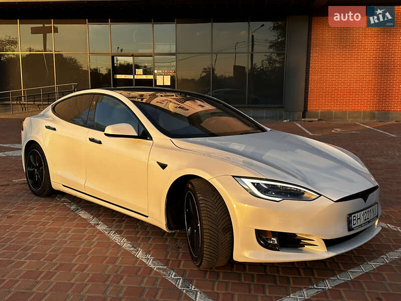 Ліфтбек Tesla Model S 2020 в Одесі фото 11 Ліфтбек Tesla Model S 2020 в Одесі