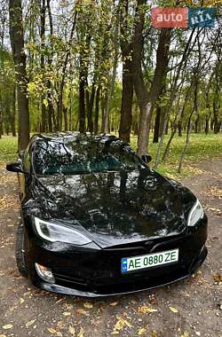 Лифтбек Tesla Model S 2018 в 