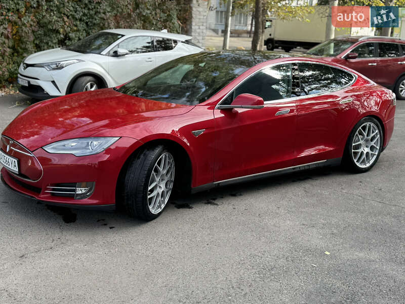 Ліфтбек Tesla Model S 2013 в Одесі