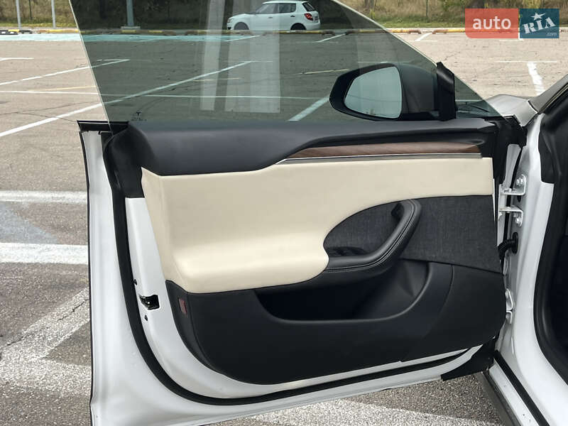 Ліфтбек Tesla Model S 2021 в Києві