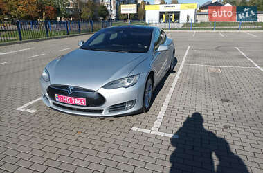 Лифтбек Tesla Model S 2015 в Шептицькому