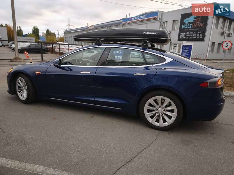 Лифтбек Tesla Model S 2017 в Киеве