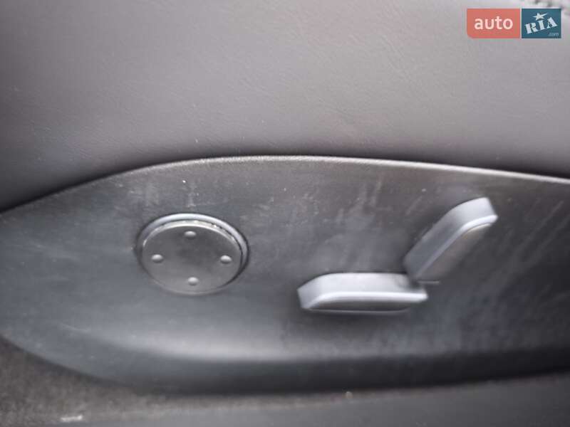 Лифтбек Tesla Model S 2017 в Киеве