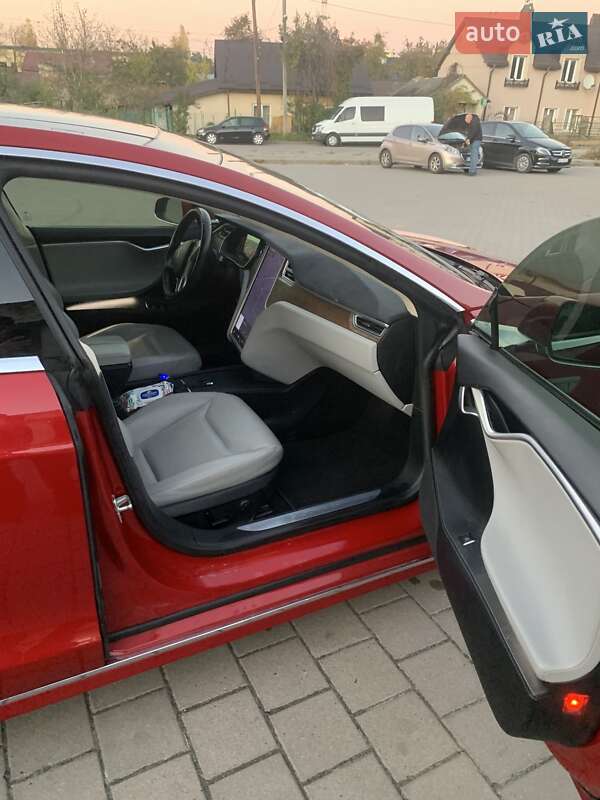 Лифтбек Tesla Model S 2016 в Львове фото 32 Лифтбек Tesla Model S 2016 в Львове