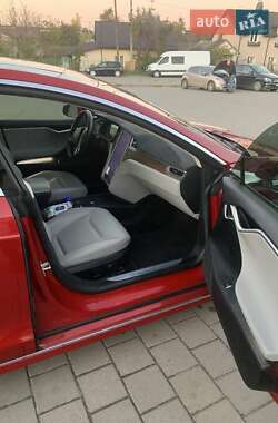 Лифтбек Tesla Model S 2016 в 