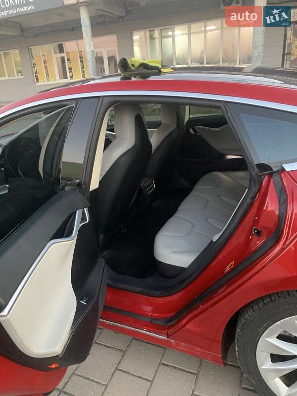 Лифтбек Tesla Model S 2016 в Львове фото 30 Лифтбек Tesla Model S 2016 в Львове