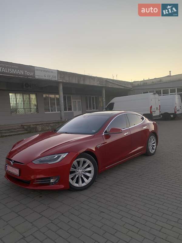 Лифтбек Tesla Model S 2016 в Львове фото 4 Лифтбек Tesla Model S 2016 в Львове