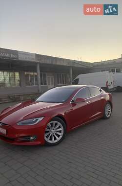 Лифтбек Tesla Model S 2016 в 