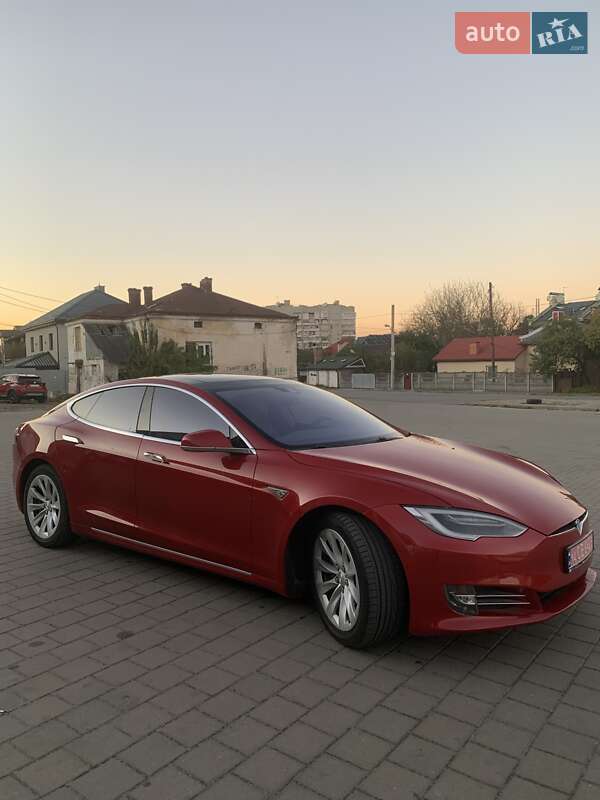 Лифтбек Tesla Model S 2016 в Львове фото 20 Лифтбек Tesla Model S 2016 в Львове