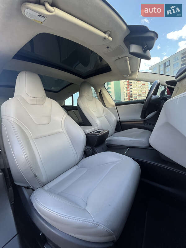 Лифтбек Tesla Model S 2016 в Львове фото 35 Лифтбек Tesla Model S 2016 в Львове
