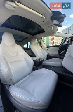 Лифтбек Tesla Model S 2016 в 