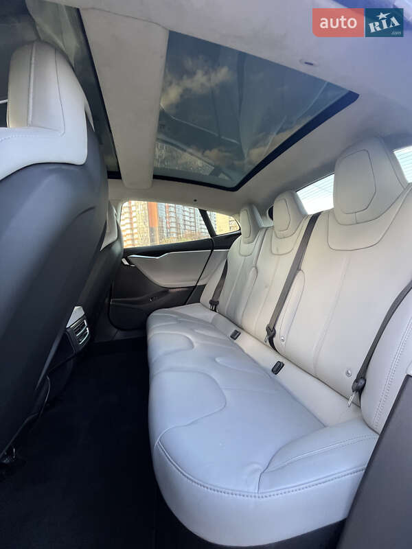 Лифтбек Tesla Model S 2016 в Львове фото 37 Лифтбек Tesla Model S 2016 в Львове