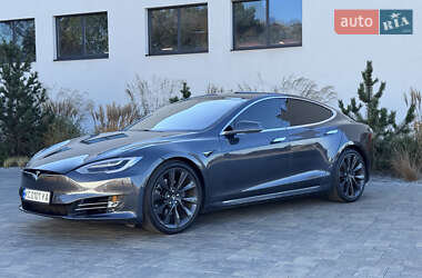 Лифтбек Tesla Model S 2017 в 