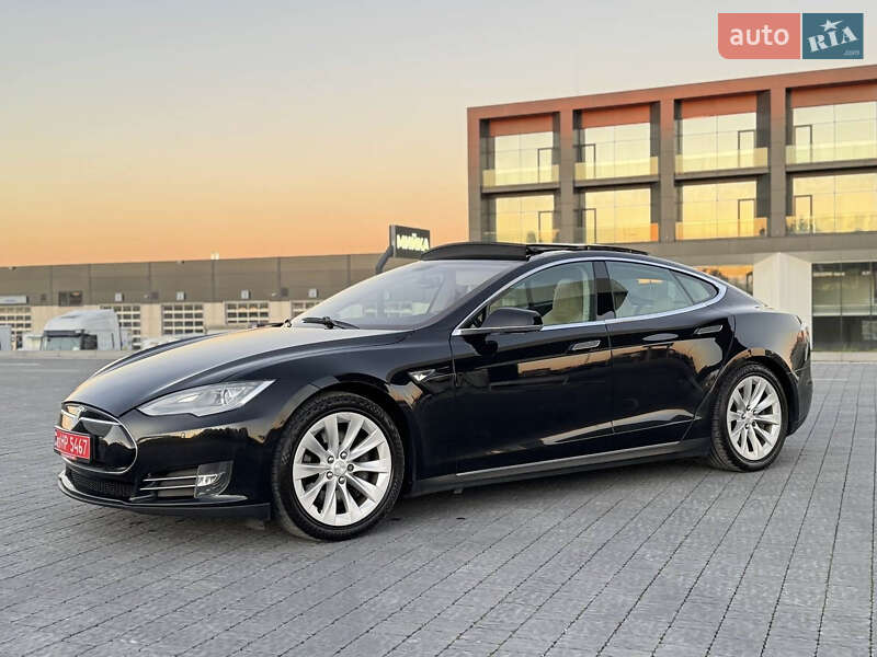 Ліфтбек Tesla Model S 2014 в Львові фото 14 Ліфтбек Tesla Model S 2014 в Львові