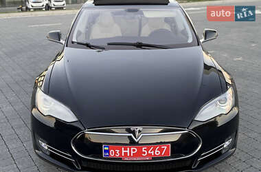 Лифтбек Tesla Model S 2014 в 