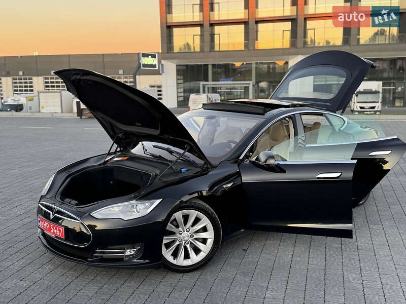 Ліфтбек Tesla Model S 2014 в Львові фото 42 Ліфтбек Tesla Model S 2014 в Львові