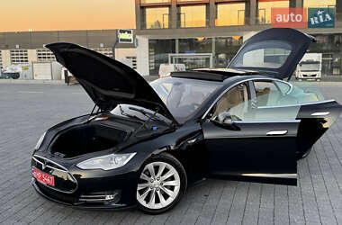 Лифтбек Tesla Model S 2014 в 