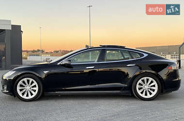 Лифтбек Tesla Model S 2014 в 