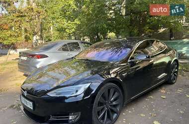 Лифтбек Tesla Model S 2017 в Днепре