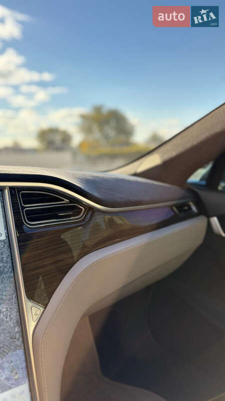 Лифтбек Tesla Model S 2015 в Днепре фото 8 Лифтбек Tesla Model S 2015 в Днепре