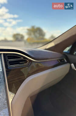 Ліфтбек Tesla Model S 2015 в  фото 8 Ліфтбек Tesla Model S 2015 в