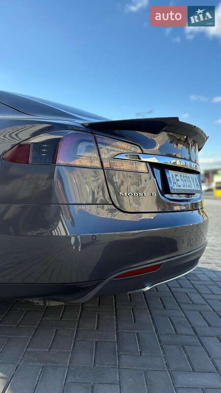Лифтбек Tesla Model S 2015 в Днепре фото 13 Лифтбек Tesla Model S 2015 в Днепре