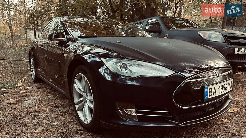 Ліфтбек Tesla Model S 2014 в Києві фото 12 Ліфтбек Tesla Model S 2014 в Києві