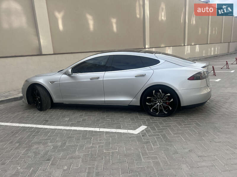 Ліфтбек Tesla Model S 2013 в Одесі