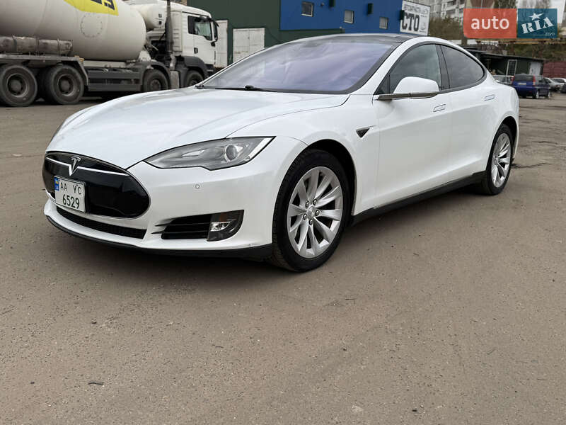 Лифтбек Tesla Model S 2012 в Киеве фото 2 Лифтбек Tesla Model S 2012 в Киеве
