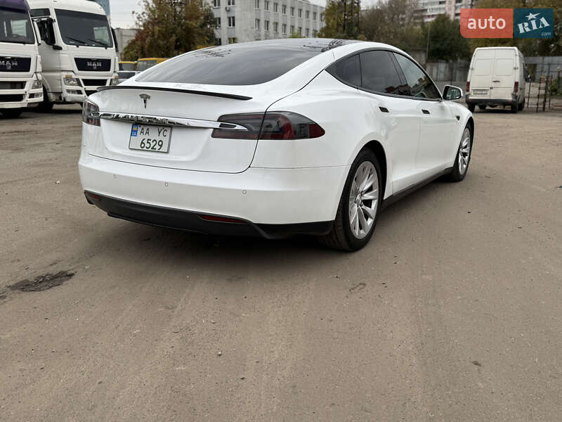 Лифтбек Tesla Model S 2012 в Киеве фото 6 Лифтбек Tesla Model S 2012 в Киеве