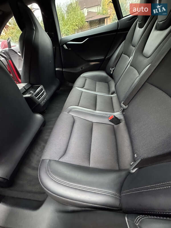 Ліфтбек Tesla Model S 2018 в Києві фото 42 Ліфтбек Tesla Model S 2018 в Києві