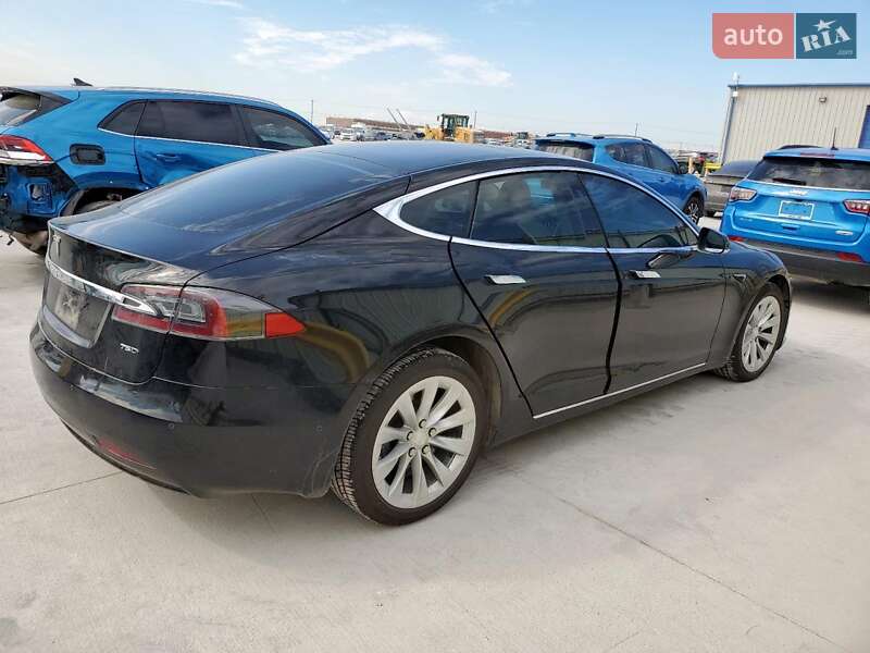 Ліфтбек Tesla Model S 2017 в Києві