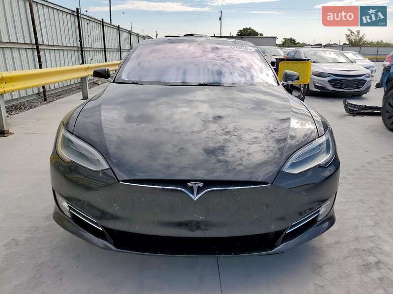 Ліфтбек Tesla Model S 2017 в Києві