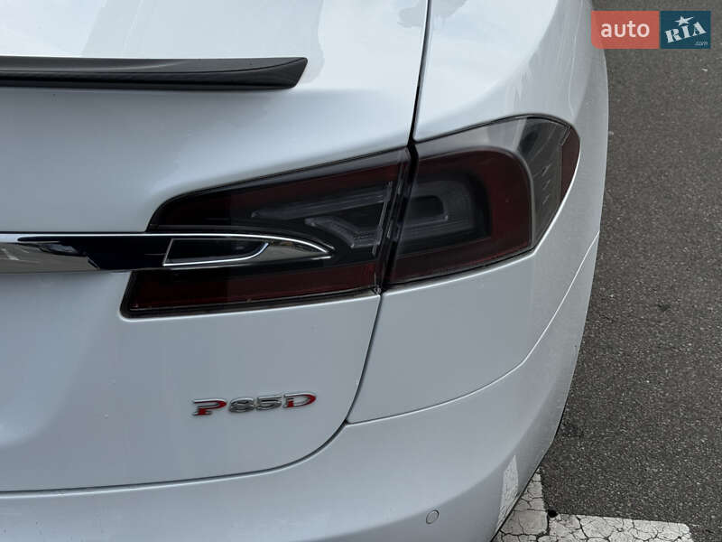 Лифтбек Tesla Model S 2015 в Киеве фото 8 Лифтбек Tesla Model S 2015 в Киеве