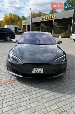 Лифтбек Tesla Model S 2018 в Виннице