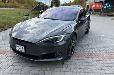 Лифтбек Tesla Model S 2018 в Виннице