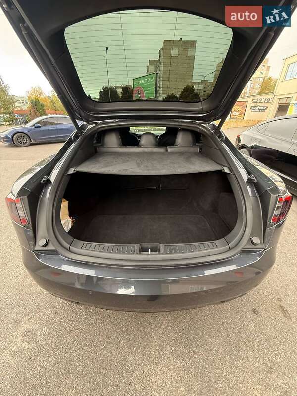 Ліфтбек Tesla Model S 2018 в Вінниці фото 20 Ліфтбек Tesla Model S 2018 в Вінниці