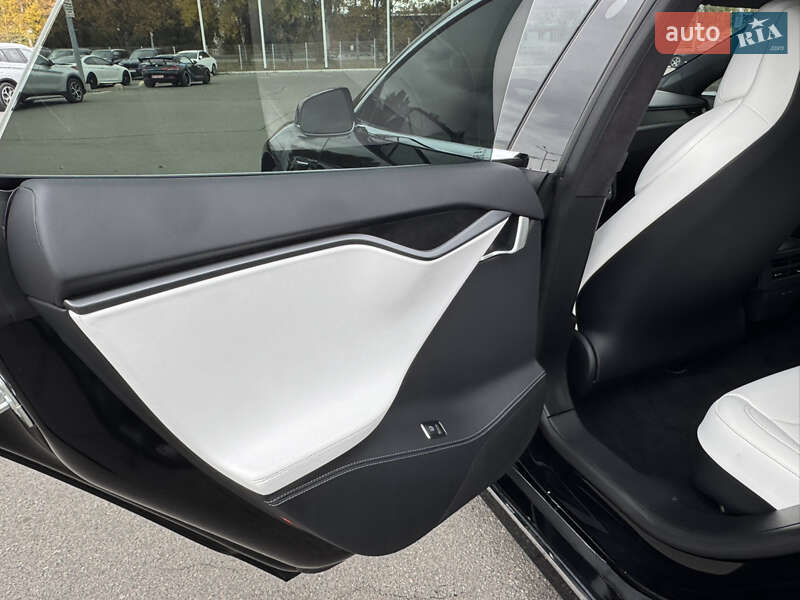 Ліфтбек Tesla Model S 2019 в Дніпрі фото 25 Ліфтбек Tesla Model S 2019 в Дніпрі