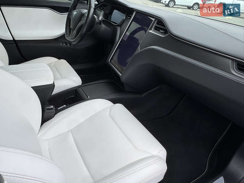 Ліфтбек Tesla Model S 2019 в Дніпрі фото 30 Ліфтбек Tesla Model S 2019 в Дніпрі