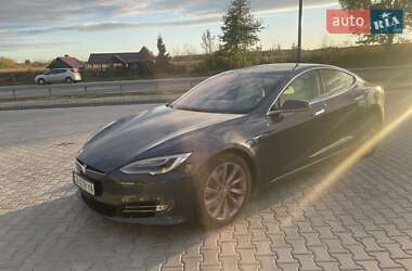 Ліфтбек Tesla Model S 2017 в  фото 6 Ліфтбек Tesla Model S 2017 в